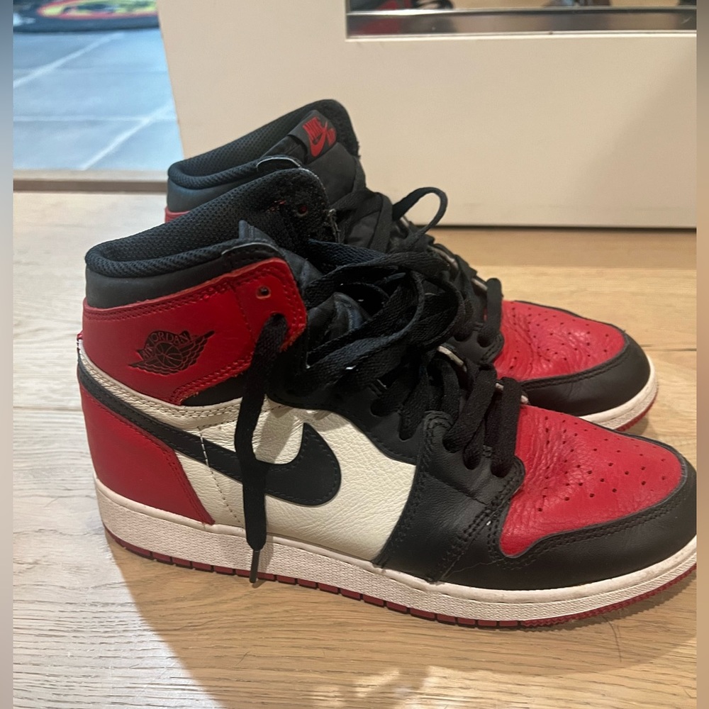 Nike Air Jordan 1 Retro High OG Shoes in Black/White/Gym Red